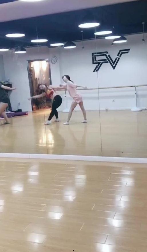 网红舞蹈吃瓜视频大全集,全网热门网红舞蹈吃瓜视频大盘点